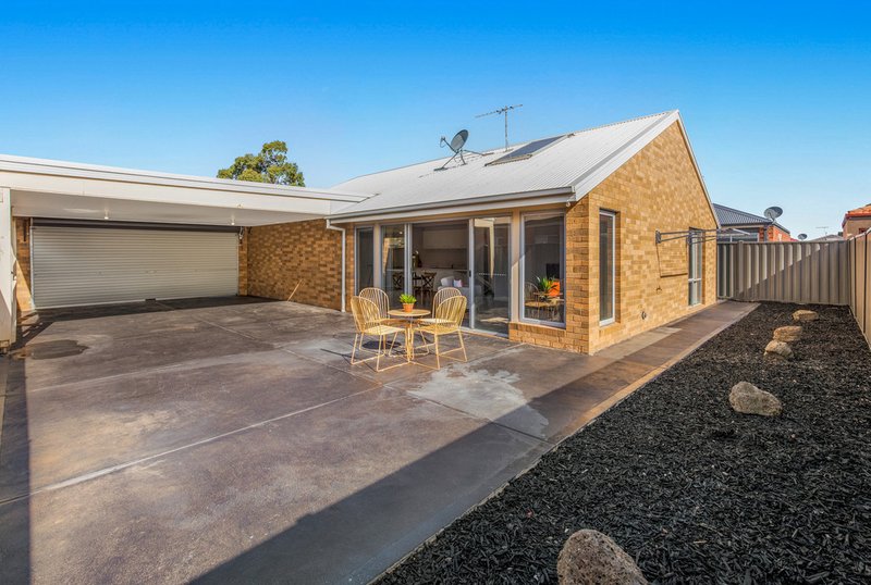 Photo - 9 Weavers Street, Manor Lakes VIC 3024 - Image 11