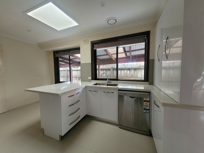 Photo - 9 Weber Crescent, Burwood East VIC 3151 - Image 4