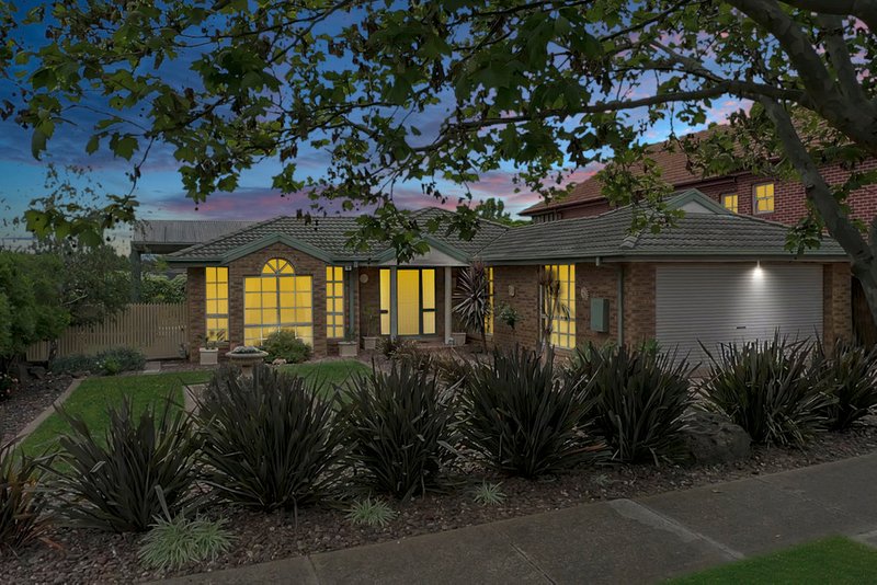 9 Wellington Drive, Hillside VIC 3037