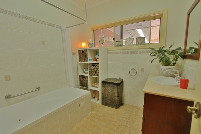 Photo - 9 Weroona Avenue, Woodford NSW 2778 - Image 10