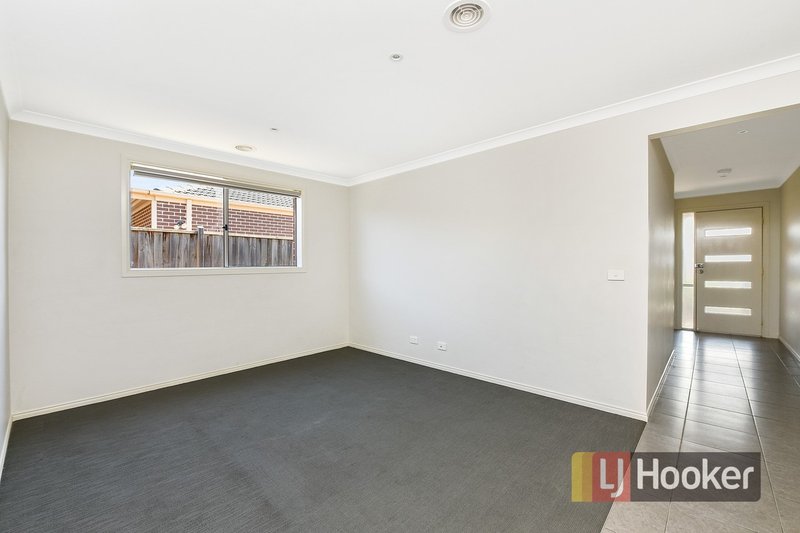 Photo - 9 Wesson Way, Cranbourne East VIC 3977 - Image 6