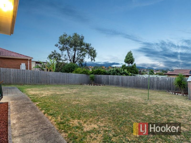 Photo - 9 Wevlin Close, Endeavour Hills VIC 3802 - Image 16