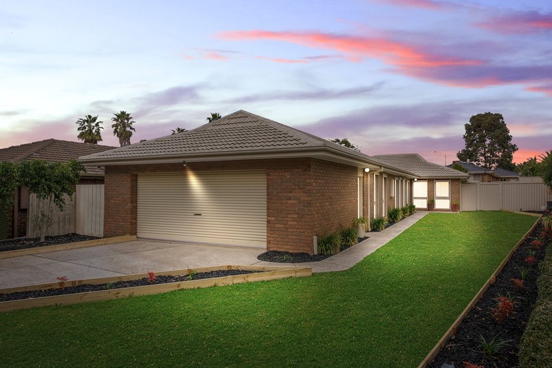 9 Willandra Court, Taylors Lakes VIC 3038