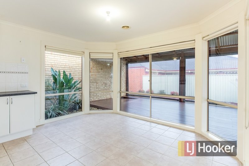 Photo - 9 Willowbank Pocket, Pakenham VIC 3810 - Image 5