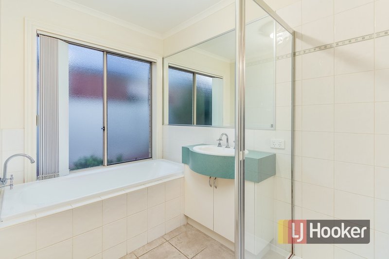 Photo - 9 Willowbank Pocket, Pakenham VIC 3810 - Image 9