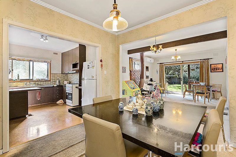 Photo - 9 Wilson Road, Glen Waverley VIC 3150 - Image 3