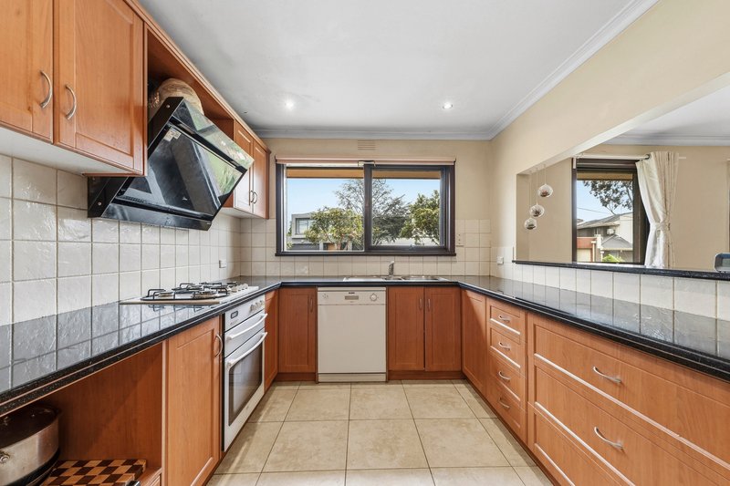 Photo - 9 Windella Crescent, Glen Waverley VIC 3150 - Image 4