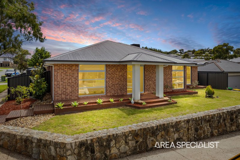 Photo - 9 Windermere Boulevard, Pakenham VIC 3810 - Image 2