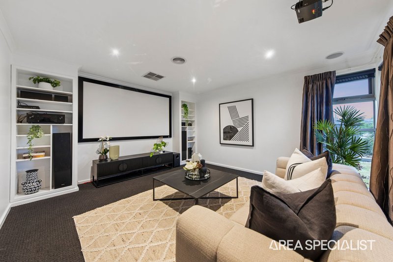 Photo - 9 Windermere Boulevard, Pakenham VIC 3810 - Image 5