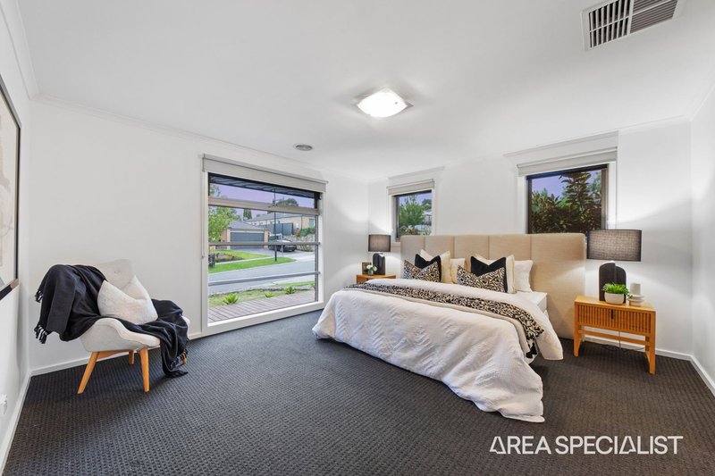 Photo - 9 Windermere Boulevard, Pakenham VIC 3810 - Image 6