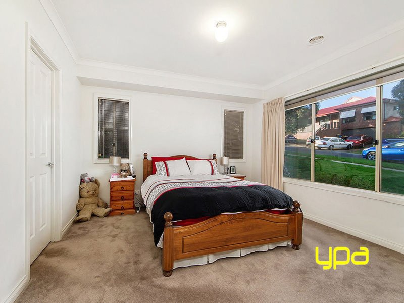 Photo - 9 Windsor Rise, Sunbury VIC 3429 - Image 6