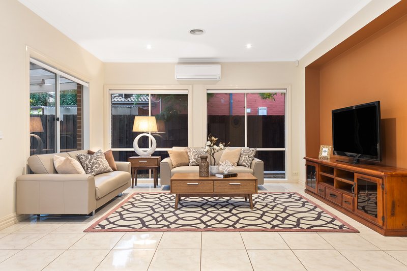 Photo - 9 Winston Way, Murrumbeena VIC 3163 - Image 5