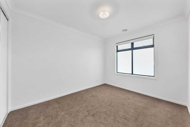 Photo - 9 Woko Walk, Wollert VIC 3750 - Image 8