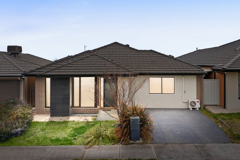 Photo - 9 Wolomina Crescent, Werribee VIC 3030 - Image 1