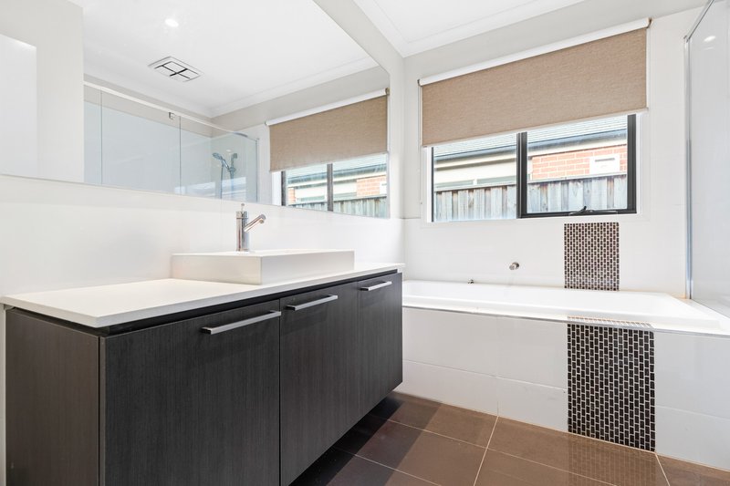 Photo - 9 Wolomina Crescent, Werribee VIC 3030 - Image 10