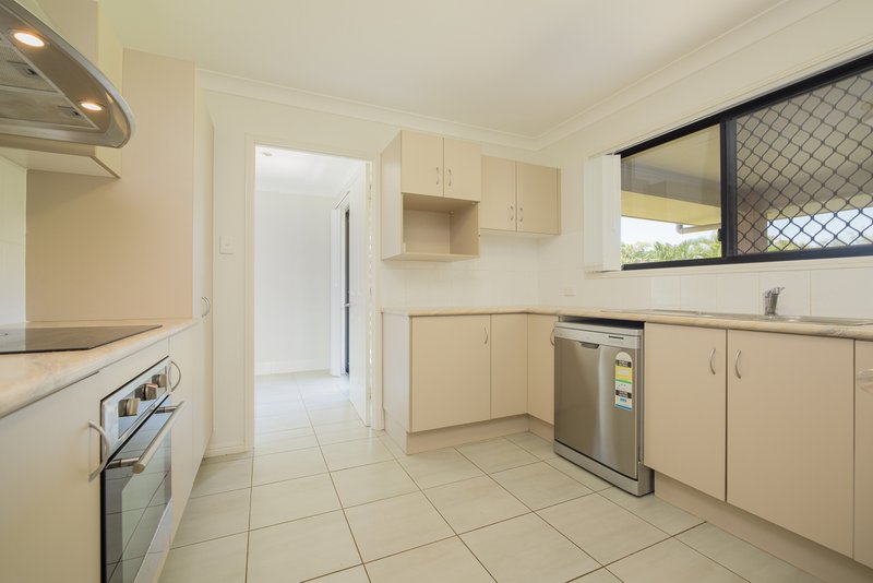 Photo - 9 Woodland Court, Kirkwood QLD 4680 - Image 3