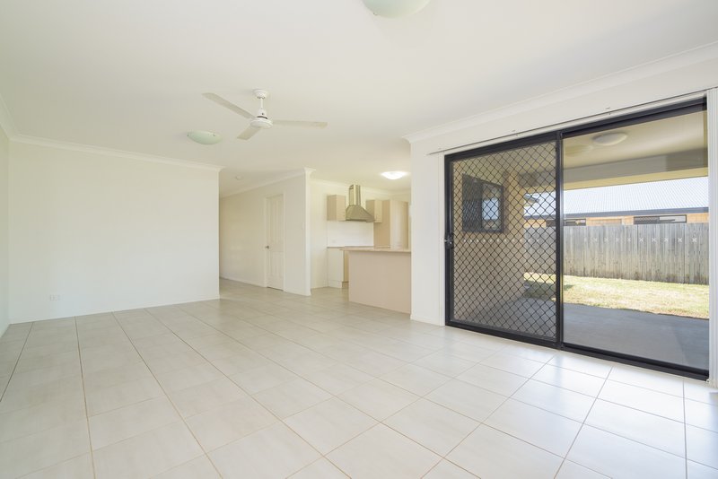 Photo - 9 Woodland Court, Kirkwood QLD 4680 - Image 4