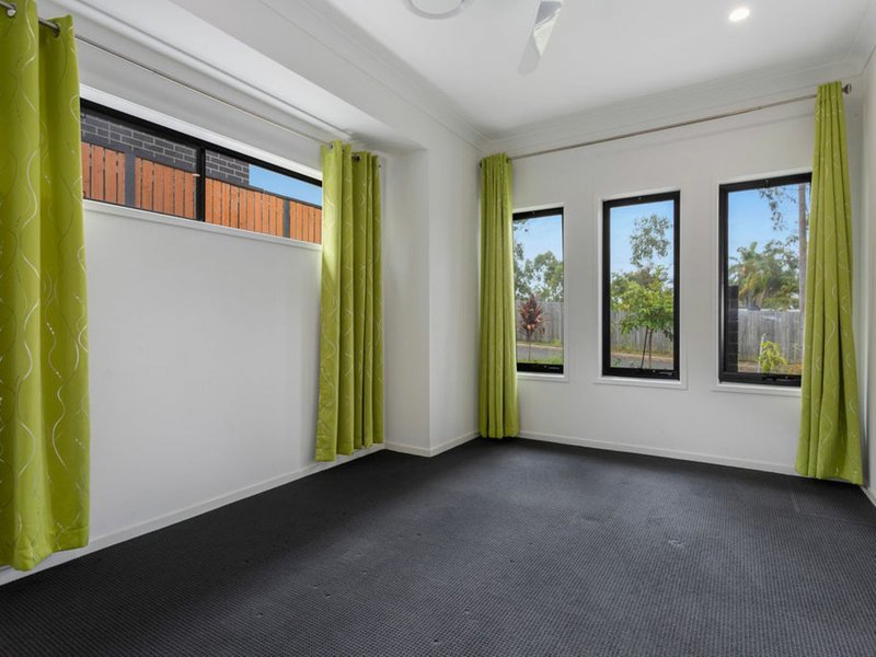 Photo - 9 Woodward Place, Deebing Heights QLD 4306 - Image 5