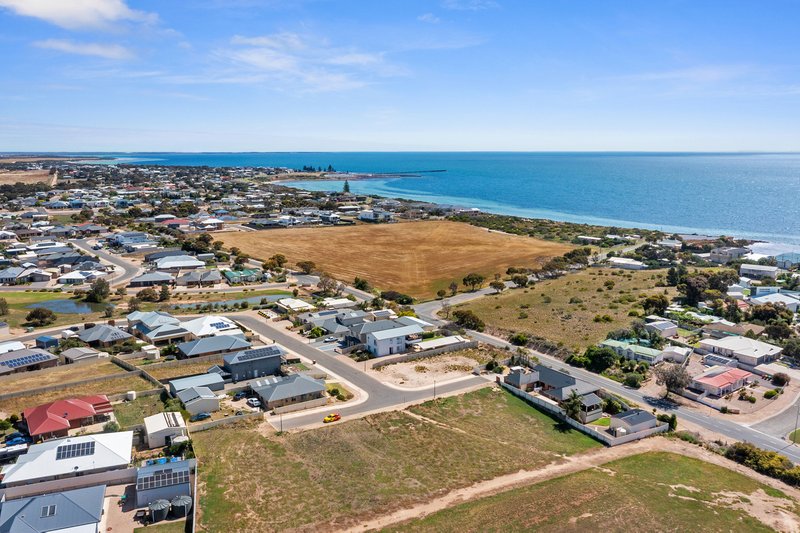 Photo - 9 Woodward Street, Moonta Bay SA 5558 - Image 25