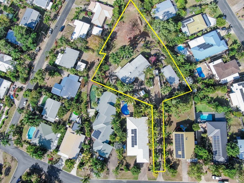 Photo - 9 Woomerah Avenue, Cannonvale QLD 4802 - Image 4