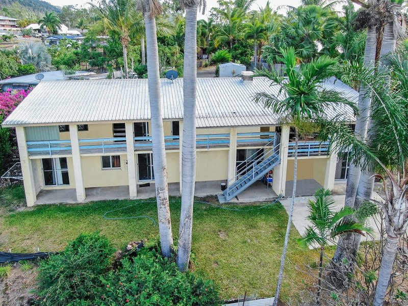 Photo - 9 Woomerah Avenue, Cannonvale QLD 4802 - Image 10