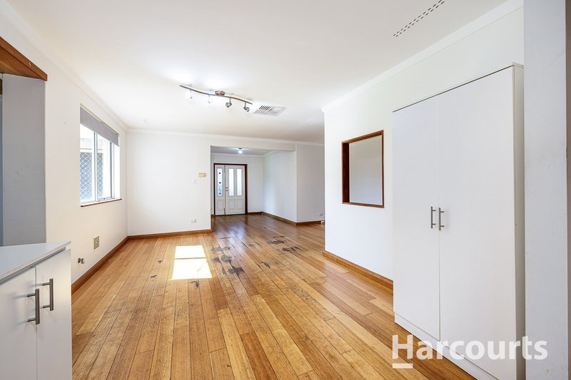 Photo - 9 Woonan Street, Wanneroo WA 6065 - Image 10