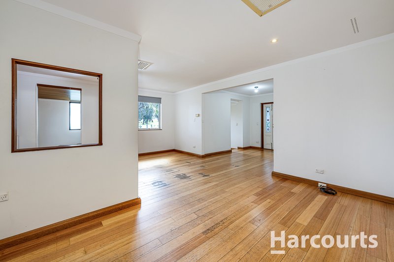 Photo - 9 Woonan Street, Wanneroo WA 6065 - Image 12
