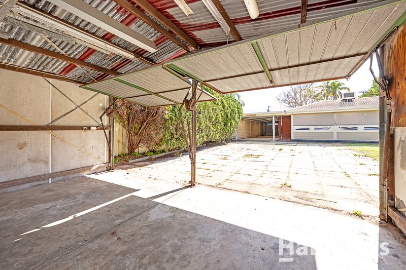 Photo - 9 Woonan Street, Wanneroo WA 6065 - Image 29