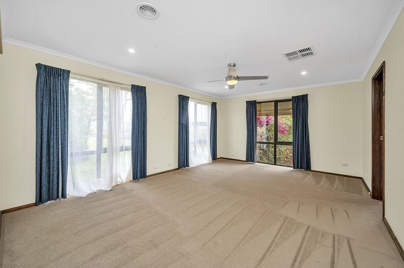 Photo - 9 Wray Place, Gowrie ACT 2904 - Image 7