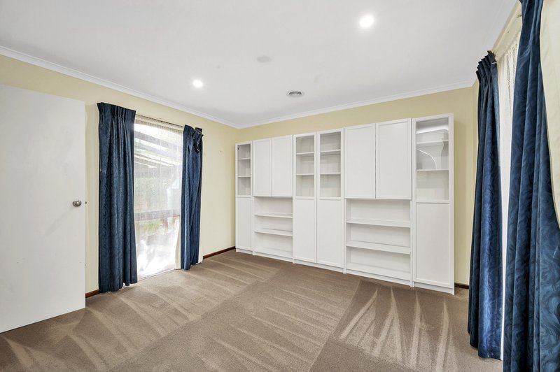 Photo - 9 Wray Place, Gowrie ACT 2904 - Image 8