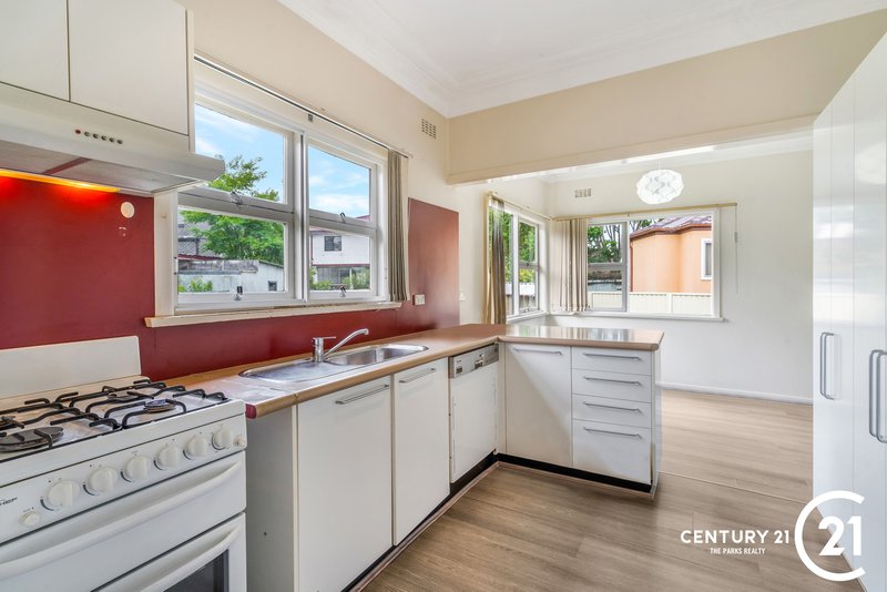 Photo - 9 Wray Street, Fairfield Heights NSW 2165 - Image 8