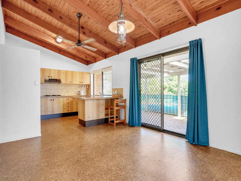 Photo - 9 Wyara Close, Westlake QLD 4074 - Image 9
