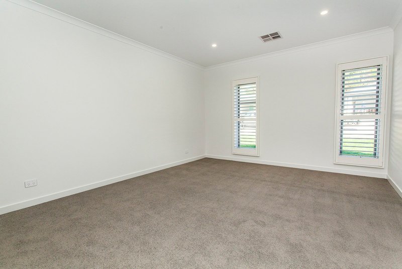 Photo - 9 Wynnlea Place, Lilydale VIC 3140 - Image 3