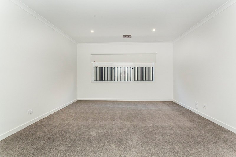 Photo - 9 Wynnlea Place, Lilydale VIC 3140 - Image 8