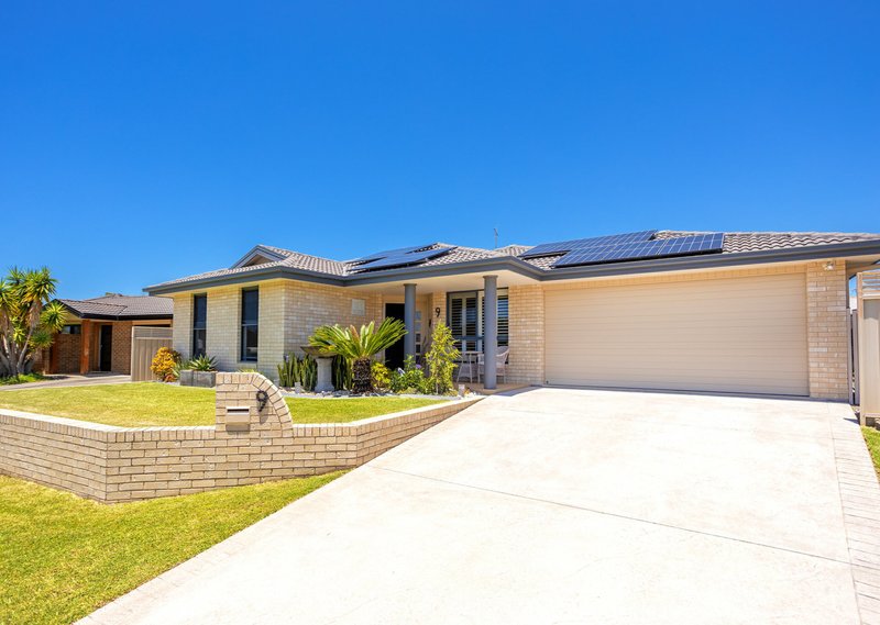 Photo - 9 Yellowfin Avenue, Old Bar NSW 2430 - Image 1