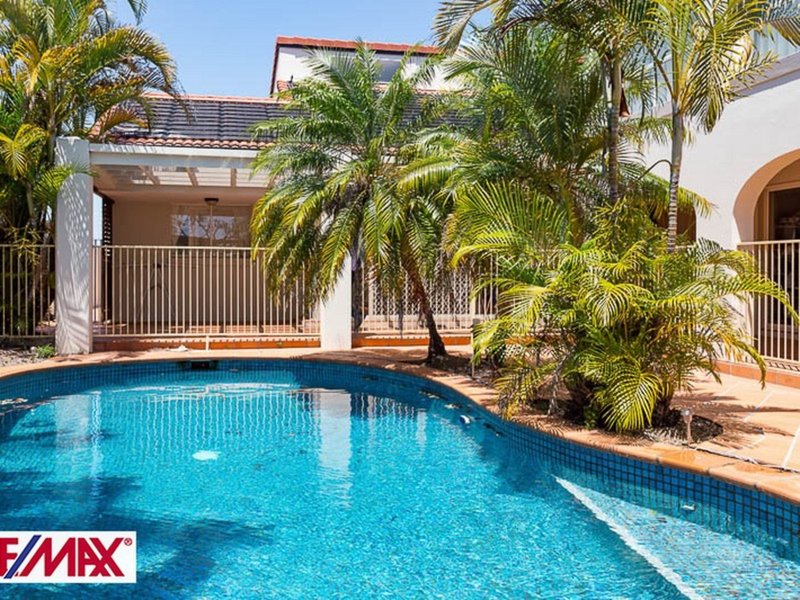 Photo - 9 Yunga Court, Broadbeach Waters QLD 4218 - Image 7