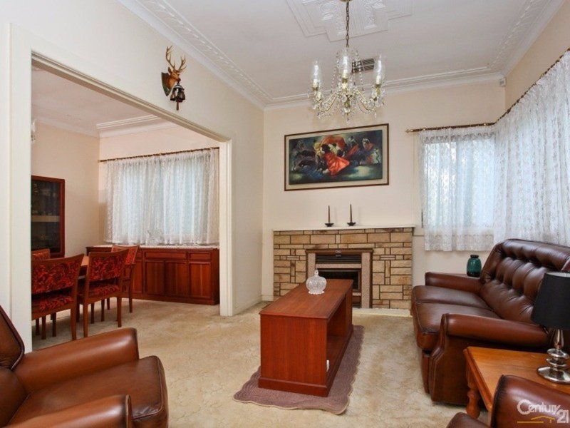 Photo - 90-92 Seven Hills Road South, Seven Hills NSW 2147 - Image 3