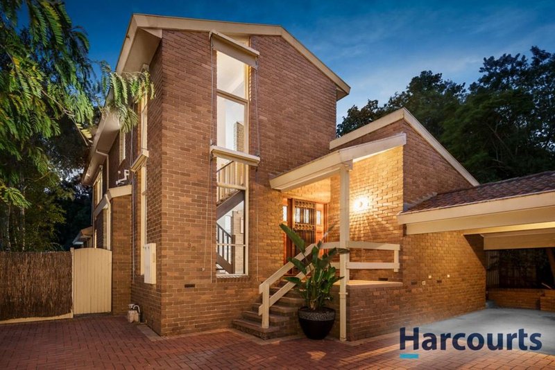 Photo - 90 Amersham Drive, Wantirna VIC 3152 - Image 2