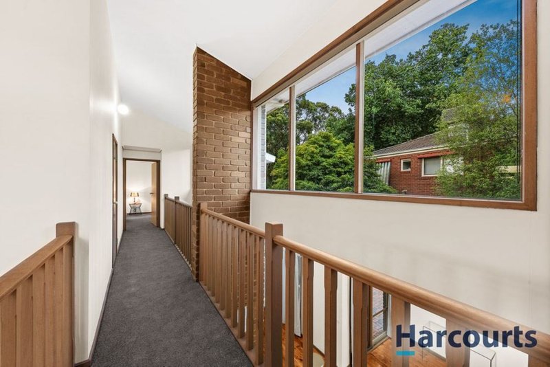 Photo - 90 Amersham Drive, Wantirna VIC 3152 - Image 7