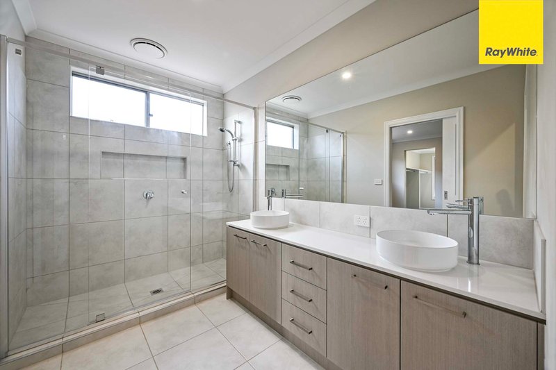 Photo - 90 Basildon Crescent, Strathtulloh VIC 3338 - Image 3