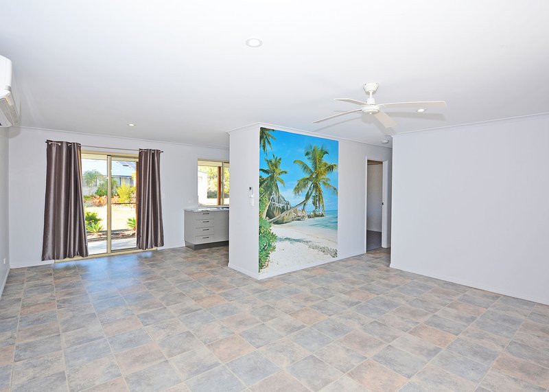 Photo - 90 Beach Drive, Burrum Heads QLD 4659 - Image 9