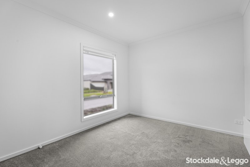 Photo - 90 Bittersweet Drive, Kalkallo VIC 3064 - Image 4