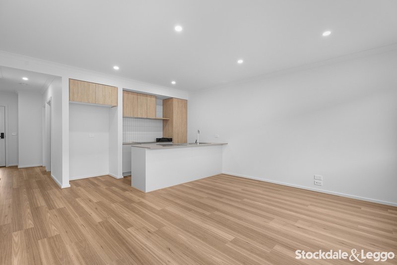 Photo - 90 Bittersweet Drive, Kalkallo VIC 3064 - Image 6