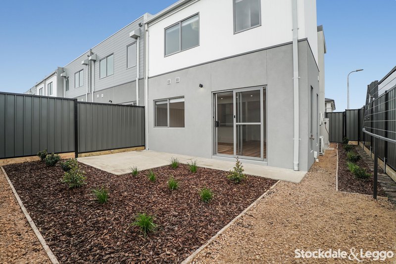 Photo - 90 Bittersweet Drive, Kalkallo VIC 3064 - Image 15