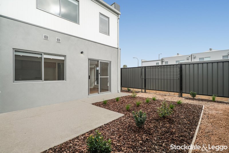 Photo - 90 Bittersweet Drive, Kalkallo VIC 3064 - Image 16