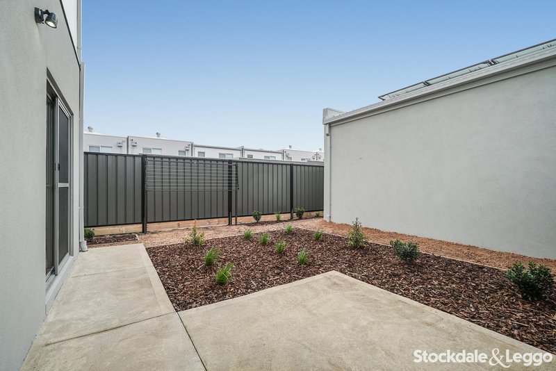 Photo - 90 Bittersweet Drive, Kalkallo VIC 3064 - Image 17