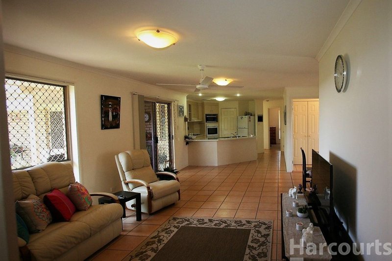 Photo - 90 Carpenter Way, Sandstone Point QLD 4511 - Image 7