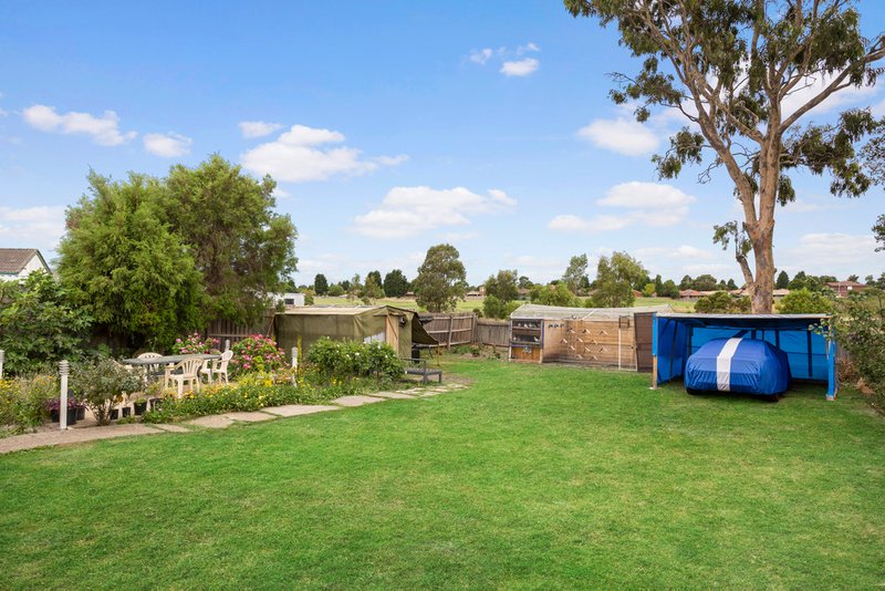 Photo - 90 Casey Drive, Lalor VIC 3075 - Image 7