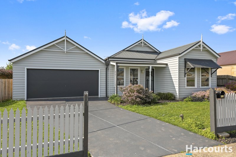 90 Cook Street, Drouin VIC 3818