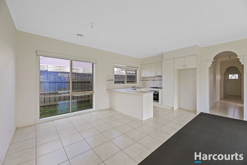 Photo - 90 Cook Street, Drouin VIC 3818 - Image 3